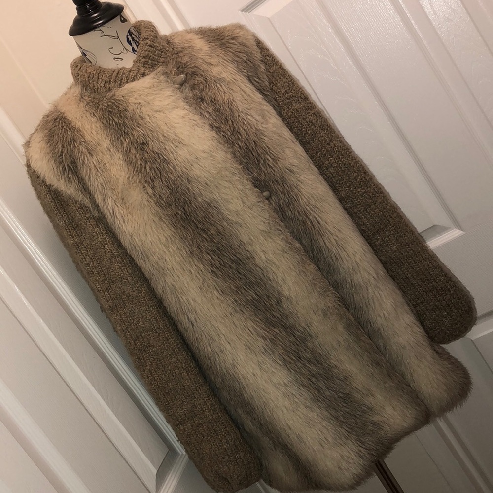 Fur Coat - Picture 2 of 6